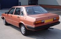 Audi 80 Sedan 4-door (B2) 1.6 GLE MT (109 hp) foto, Audi 80 Sedan 4-door (B2) 1.6 GLE MT (109 hp) fotos, Audi 80 Sedan 4-door (B2) 1.6 GLE MT (109 hp) Bilder, Audi 80 Sedan 4-door (B2) 1.6 GLE MT (109 hp) Bild