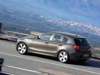 BMW 1 series Hatchback 5-door. (E81/E82/E87/E88) 116i AT (122 HP, '09) foto, BMW 1 series Hatchback 5-door. (E81/E82/E87/E88) 116i AT (122 HP, '09) fotos, BMW 1 series Hatchback 5-door. (E81/E82/E87/E88) 116i AT (122 HP, '09) Bilder, BMW 1 series Hatchback 5-door. (E81/E82/E87/E88) 116i AT (122 HP, '09) Bild