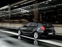 BMW 1 series Hatchback 5-door. (E81/E82/E87/E88) 116i AT (122 HP, '09) foto, BMW 1 series Hatchback 5-door. (E81/E82/E87/E88) 116i AT (122 HP, '09) fotos, BMW 1 series Hatchback 5-door. (E81/E82/E87/E88) 116i AT (122 HP, '09) Bilder, BMW 1 series Hatchback 5-door. (E81/E82/E87/E88) 116i AT (122 HP, '09) Bild