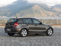 BMW 1 series Hatchback 5-door. (E81/E82/E87/E88) 116i AT (122 HP, '09) foto, BMW 1 series Hatchback 5-door. (E81/E82/E87/E88) 116i AT (122 HP, '09) fotos, BMW 1 series Hatchback 5-door. (E81/E82/E87/E88) 116i AT (122 HP, '09) Bilder, BMW 1 series Hatchback 5-door. (E81/E82/E87/E88) 116i AT (122 HP, '09) Bild