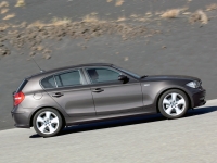 BMW 1 series Hatchback 5-door. (E81/E82/E87/E88) 116i AT (122 HP, '09) foto, BMW 1 series Hatchback 5-door. (E81/E82/E87/E88) 116i AT (122 HP, '09) fotos, BMW 1 series Hatchback 5-door. (E81/E82/E87/E88) 116i AT (122 HP, '09) Bilder, BMW 1 series Hatchback 5-door. (E81/E82/E87/E88) 116i AT (122 HP, '09) Bild