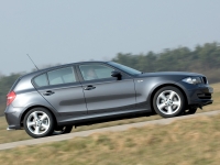 BMW 1 series Hatchback 5-door. (E81/E82/E87/E88) 116i AT (122 HP, '09) foto, BMW 1 series Hatchback 5-door. (E81/E82/E87/E88) 116i AT (122 HP, '09) fotos, BMW 1 series Hatchback 5-door. (E81/E82/E87/E88) 116i AT (122 HP, '09) Bilder, BMW 1 series Hatchback 5-door. (E81/E82/E87/E88) 116i AT (122 HP, '09) Bild