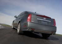 Cadillac CTS CTS-V sedan 4-door (2 generation) AT 6.2 (556hp) foto, Cadillac CTS CTS-V sedan 4-door (2 generation) AT 6.2 (556hp) fotos, Cadillac CTS CTS-V sedan 4-door (2 generation) AT 6.2 (556hp) Bilder, Cadillac CTS CTS-V sedan 4-door (2 generation) AT 6.2 (556hp) Bild