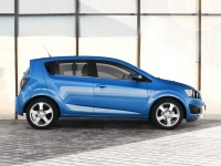 Chevrolet Aveo Hatchback (T300) 1.6 AT (115 HP) LT (2012) foto, Chevrolet Aveo Hatchback (T300) 1.6 AT (115 HP) LT (2012) fotos, Chevrolet Aveo Hatchback (T300) 1.6 AT (115 HP) LT (2012) Bilder, Chevrolet Aveo Hatchback (T300) 1.6 AT (115 HP) LT (2012) Bild