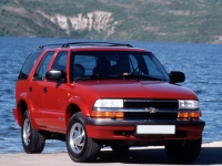 Chevrolet Blazer SUV 5-door (4 generation) 2.2 MT (114 HP) foto, Chevrolet Blazer SUV 5-door (4 generation) 2.2 MT (114 HP) fotos, Chevrolet Blazer SUV 5-door (4 generation) 2.2 MT (114 HP) Bilder, Chevrolet Blazer SUV 5-door (4 generation) 2.2 MT (114 HP) Bild