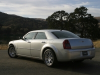 Chrysler 300C Sedan (1 generation) 6.1 AT SRT8 (425 hp) foto, Chrysler 300C Sedan (1 generation) 6.1 AT SRT8 (425 hp) fotos, Chrysler 300C Sedan (1 generation) 6.1 AT SRT8 (425 hp) Bilder, Chrysler 300C Sedan (1 generation) 6.1 AT SRT8 (425 hp) Bild