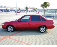 Daewoo Nexia Sedan 4-door (1 generation) 1.5 MT (75 HP) foto, Daewoo Nexia Sedan 4-door (1 generation) 1.5 MT (75 HP) fotos, Daewoo Nexia Sedan 4-door (1 generation) 1.5 MT (75 HP) Bilder, Daewoo Nexia Sedan 4-door (1 generation) 1.5 MT (75 HP) Bild