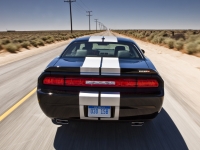 Dodge Challenger Coupe 2-door (3 generation) 3.5 V6 4AT SE (253hp) foto, Dodge Challenger Coupe 2-door (3 generation) 3.5 V6 4AT SE (253hp) fotos, Dodge Challenger Coupe 2-door (3 generation) 3.5 V6 4AT SE (253hp) Bilder, Dodge Challenger Coupe 2-door (3 generation) 3.5 V6 4AT SE (253hp) Bild