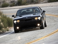 Dodge Challenger Coupe 2-door (3 generation) 6.1 V8 AT SRT8 (431hp) foto, Dodge Challenger Coupe 2-door (3 generation) 6.1 V8 AT SRT8 (431hp) fotos, Dodge Challenger Coupe 2-door (3 generation) 6.1 V8 AT SRT8 (431hp) Bilder, Dodge Challenger Coupe 2-door (3 generation) 6.1 V8 AT SRT8 (431hp) Bild