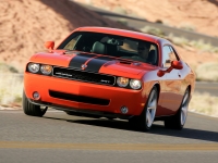 Dodge Challenger Coupe 2-door (3 generation) 6.1 V8 AT SRT8 (431hp) foto, Dodge Challenger Coupe 2-door (3 generation) 6.1 V8 AT SRT8 (431hp) fotos, Dodge Challenger Coupe 2-door (3 generation) 6.1 V8 AT SRT8 (431hp) Bilder, Dodge Challenger Coupe 2-door (3 generation) 6.1 V8 AT SRT8 (431hp) Bild