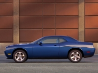 Dodge Challenger Coupe 2-door (3 generation) 6.1 V8 AT SRT8 (431hp) foto, Dodge Challenger Coupe 2-door (3 generation) 6.1 V8 AT SRT8 (431hp) fotos, Dodge Challenger Coupe 2-door (3 generation) 6.1 V8 AT SRT8 (431hp) Bilder, Dodge Challenger Coupe 2-door (3 generation) 6.1 V8 AT SRT8 (431hp) Bild