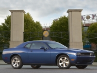 Dodge Challenger Coupe 2-door (3 generation) 6.1 V8 AT SRT8 (431hp) foto, Dodge Challenger Coupe 2-door (3 generation) 6.1 V8 AT SRT8 (431hp) fotos, Dodge Challenger Coupe 2-door (3 generation) 6.1 V8 AT SRT8 (431hp) Bilder, Dodge Challenger Coupe 2-door (3 generation) 6.1 V8 AT SRT8 (431hp) Bild