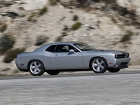 Dodge Challenger Coupe 2-door (3 generation) 6.1 V8 AT SRT8 (431hp) foto, Dodge Challenger Coupe 2-door (3 generation) 6.1 V8 AT SRT8 (431hp) fotos, Dodge Challenger Coupe 2-door (3 generation) 6.1 V8 AT SRT8 (431hp) Bilder, Dodge Challenger Coupe 2-door (3 generation) 6.1 V8 AT SRT8 (431hp) Bild