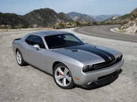 Dodge Challenger Coupe 2-door (3 generation) 6.1 V8 AT SRT8 (431hp) foto, Dodge Challenger Coupe 2-door (3 generation) 6.1 V8 AT SRT8 (431hp) fotos, Dodge Challenger Coupe 2-door (3 generation) 6.1 V8 AT SRT8 (431hp) Bilder, Dodge Challenger Coupe 2-door (3 generation) 6.1 V8 AT SRT8 (431hp) Bild