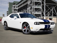 Dodge Challenger Coupe 2-door (3 generation) 6.1 V8 AT SRT8 (431hp) foto, Dodge Challenger Coupe 2-door (3 generation) 6.1 V8 AT SRT8 (431hp) fotos, Dodge Challenger Coupe 2-door (3 generation) 6.1 V8 AT SRT8 (431hp) Bilder, Dodge Challenger Coupe 2-door (3 generation) 6.1 V8 AT SRT8 (431hp) Bild