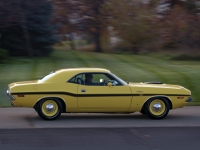 Dodge Challenger R/T coupe 2-door (1 generation) 6.3 3MT (335hp) foto, Dodge Challenger R/T coupe 2-door (1 generation) 6.3 3MT (335hp) fotos, Dodge Challenger R/T coupe 2-door (1 generation) 6.3 3MT (335hp) Bilder, Dodge Challenger R/T coupe 2-door (1 generation) 6.3 3MT (335hp) Bild