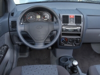 Hyundai Click Hatchback 3-door (1 generation) 1.5 AT (100hp) foto, Hyundai Click Hatchback 3-door (1 generation) 1.5 AT (100hp) fotos, Hyundai Click Hatchback 3-door (1 generation) 1.5 AT (100hp) Bilder, Hyundai Click Hatchback 3-door (1 generation) 1.5 AT (100hp) Bild