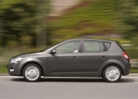 Kia CEE'd Hatchback 5-door. (1 generation) 1.6 AT (126hp) foto, Kia CEE'd Hatchback 5-door. (1 generation) 1.6 AT (126hp) fotos, Kia CEE'd Hatchback 5-door. (1 generation) 1.6 AT (126hp) Bilder, Kia CEE'd Hatchback 5-door. (1 generation) 1.6 AT (126hp) Bild