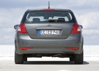 Kia CEE'd Hatchback 5-door. (1 generation) 1.6 AT (126hp) foto, Kia CEE'd Hatchback 5-door. (1 generation) 1.6 AT (126hp) fotos, Kia CEE'd Hatchback 5-door. (1 generation) 1.6 AT (126hp) Bilder, Kia CEE'd Hatchback 5-door. (1 generation) 1.6 AT (126hp) Bild