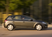 Kia CEE'd Hatchback 5-door. (1 generation) 1.6 AT (126hp) foto, Kia CEE'd Hatchback 5-door. (1 generation) 1.6 AT (126hp) fotos, Kia CEE'd Hatchback 5-door. (1 generation) 1.6 AT (126hp) Bilder, Kia CEE'd Hatchback 5-door. (1 generation) 1.6 AT (126hp) Bild