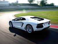 Lamborghini LP 700-4 coupe (1 generation) 6.5 AMT AWD (700hp) basic foto, Lamborghini LP 700-4 coupe (1 generation) 6.5 AMT AWD (700hp) basic fotos, Lamborghini LP 700-4 coupe (1 generation) 6.5 AMT AWD (700hp) basic Bilder, Lamborghini LP 700-4 coupe (1 generation) 6.5 AMT AWD (700hp) basic Bild