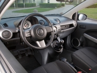 Mazda 2 Hatchback 3-door (2 generation) 1.4 MZ-CD MT (68 HP) foto, Mazda 2 Hatchback 3-door (2 generation) 1.4 MZ-CD MT (68 HP) fotos, Mazda 2 Hatchback 3-door (2 generation) 1.4 MZ-CD MT (68 HP) Bilder, Mazda 2 Hatchback 3-door (2 generation) 1.4 MZ-CD MT (68 HP) Bild