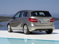 Mercedes-Benz B-Class Hatchback (W246) B 200 CDI BlueEficiency MT (136hp) foto, Mercedes-Benz B-Class Hatchback (W246) B 200 CDI BlueEficiency MT (136hp) fotos, Mercedes-Benz B-Class Hatchback (W246) B 200 CDI BlueEficiency MT (136hp) Bilder, Mercedes-Benz B-Class Hatchback (W246) B 200 CDI BlueEficiency MT (136hp) Bild