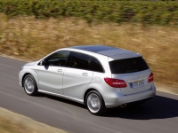 Mercedes-Benz B-Class Hatchback (W246) B 200 CDI BlueEficiency MT (136hp) foto, Mercedes-Benz B-Class Hatchback (W246) B 200 CDI BlueEficiency MT (136hp) fotos, Mercedes-Benz B-Class Hatchback (W246) B 200 CDI BlueEficiency MT (136hp) Bilder, Mercedes-Benz B-Class Hatchback (W246) B 200 CDI BlueEficiency MT (136hp) Bild