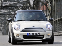 Mini Cooper Hatchback 3-door (2 generation) 1.6 AT (122hp) basic foto, Mini Cooper Hatchback 3-door (2 generation) 1.6 AT (122hp) basic fotos, Mini Cooper Hatchback 3-door (2 generation) 1.6 AT (122hp) basic Bilder, Mini Cooper Hatchback 3-door (2 generation) 1.6 AT (122hp) basic Bild