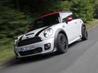 Mini John Cooper Works Hatchback 3-door (1 generation) 1.6 MT (211hp) basic foto, Mini John Cooper Works Hatchback 3-door (1 generation) 1.6 MT (211hp) basic fotos, Mini John Cooper Works Hatchback 3-door (1 generation) 1.6 MT (211hp) basic Bilder, Mini John Cooper Works Hatchback 3-door (1 generation) 1.6 MT (211hp) basic Bild