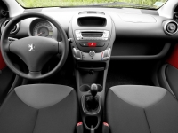 Peugeot 107 Hatchback 3-door (1 generation) 1.0 AT (68 hp) foto, Peugeot 107 Hatchback 3-door (1 generation) 1.0 AT (68 hp) fotos, Peugeot 107 Hatchback 3-door (1 generation) 1.0 AT (68 hp) Bilder, Peugeot 107 Hatchback 3-door (1 generation) 1.0 AT (68 hp) Bild