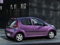 Peugeot 107 Hatchback 5-door. (1 generation) 1.0 MT (68hp) Access (2013) foto, Peugeot 107 Hatchback 5-door. (1 generation) 1.0 MT (68hp) Access (2013) fotos, Peugeot 107 Hatchback 5-door. (1 generation) 1.0 MT (68hp) Access (2013) Bilder, Peugeot 107 Hatchback 5-door. (1 generation) 1.0 MT (68hp) Access (2013) Bild