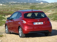 Peugeot 208 Hatchback 3-door (1 generation) 1.2 VTi ETG (82 HP) Allure foto, Peugeot 208 Hatchback 3-door (1 generation) 1.2 VTi ETG (82 HP) Allure fotos, Peugeot 208 Hatchback 3-door (1 generation) 1.2 VTi ETG (82 HP) Allure Bilder, Peugeot 208 Hatchback 3-door (1 generation) 1.2 VTi ETG (82 HP) Allure Bild