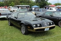 Pontiac Firebird Formula coupe 2-door (2 generation) 4.9 Turbo MT (210hp) foto, Pontiac Firebird Formula coupe 2-door (2 generation) 4.9 Turbo MT (210hp) fotos, Pontiac Firebird Formula coupe 2-door (2 generation) 4.9 Turbo MT (210hp) Bilder, Pontiac Firebird Formula coupe 2-door (2 generation) 4.9 Turbo MT (210hp) Bild