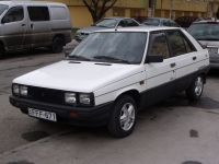 Renault 11 Hatchback 5-door. (1 generation) 1.7 MT (82hp) foto, Renault 11 Hatchback 5-door. (1 generation) 1.7 MT (82hp) fotos, Renault 11 Hatchback 5-door. (1 generation) 1.7 MT (82hp) Bilder, Renault 11 Hatchback 5-door. (1 generation) 1.7 MT (82hp) Bild