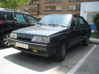 Renault 11 Hatchback 5-door. (2 generation) 1.2 MT (55hp) foto, Renault 11 Hatchback 5-door. (2 generation) 1.2 MT (55hp) fotos, Renault 11 Hatchback 5-door. (2 generation) 1.2 MT (55hp) Bilder, Renault 11 Hatchback 5-door. (2 generation) 1.2 MT (55hp) Bild