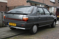 Renault 11 Hatchback 5-door. (2 generation) 1.4 4MT (68hp) foto, Renault 11 Hatchback 5-door. (2 generation) 1.4 4MT (68hp) fotos, Renault 11 Hatchback 5-door. (2 generation) 1.4 4MT (68hp) Bilder, Renault 11 Hatchback 5-door. (2 generation) 1.4 4MT (68hp) Bild