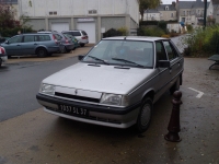 Renault 11 Hatchback 5-door. (2 generation) 1.6 D MT (55hp) foto, Renault 11 Hatchback 5-door. (2 generation) 1.6 D MT (55hp) fotos, Renault 11 Hatchback 5-door. (2 generation) 1.6 D MT (55hp) Bilder, Renault 11 Hatchback 5-door. (2 generation) 1.6 D MT (55hp) Bild