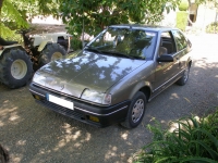 Renault 19 Hatchback (1 generation) 1.4 AT (80hp) foto, Renault 19 Hatchback (1 generation) 1.4 AT (80hp) fotos, Renault 19 Hatchback (1 generation) 1.4 AT (80hp) Bilder, Renault 19 Hatchback (1 generation) 1.4 AT (80hp) Bild