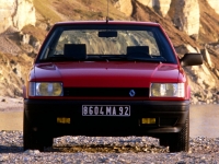 Renault 21 Sedan (1 generation) 1.7 MT (76hp) foto, Renault 21 Sedan (1 generation) 1.7 MT (76hp) fotos, Renault 21 Sedan (1 generation) 1.7 MT (76hp) Bilder, Renault 21 Sedan (1 generation) 1.7 MT (76hp) Bild