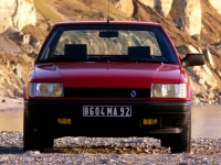 Renault 21 Sedan (1 generation) 2.0 MT (120hp) foto, Renault 21 Sedan (1 generation) 2.0 MT (120hp) fotos, Renault 21 Sedan (1 generation) 2.0 MT (120hp) Bilder, Renault 21 Sedan (1 generation) 2.0 MT (120hp) Bild