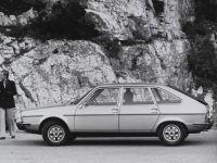 Renault 30 Hatchback (1 generation) 2.7 AT foto, Renault 30 Hatchback (1 generation) 2.7 AT fotos, Renault 30 Hatchback (1 generation) 2.7 AT Bilder, Renault 30 Hatchback (1 generation) 2.7 AT Bild