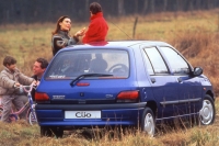 Renault Clio Hatchback 5-door. (1 generation) 1.4 AT (80 HP) foto, Renault Clio Hatchback 5-door. (1 generation) 1.4 AT (80 HP) fotos, Renault Clio Hatchback 5-door. (1 generation) 1.4 AT (80 HP) Bilder, Renault Clio Hatchback 5-door. (1 generation) 1.4 AT (80 HP) Bild