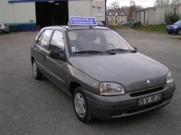 Renault Clio Hatchback 5-door. (1 generation) 1.4 AT (80 HP) foto, Renault Clio Hatchback 5-door. (1 generation) 1.4 AT (80 HP) fotos, Renault Clio Hatchback 5-door. (1 generation) 1.4 AT (80 HP) Bilder, Renault Clio Hatchback 5-door. (1 generation) 1.4 AT (80 HP) Bild