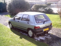 Renault Clio Hatchback 5-door. (1 generation) 1.8 MT (95 HP) foto, Renault Clio Hatchback 5-door. (1 generation) 1.8 MT (95 HP) fotos, Renault Clio Hatchback 5-door. (1 generation) 1.8 MT (95 HP) Bilder, Renault Clio Hatchback 5-door. (1 generation) 1.8 MT (95 HP) Bild