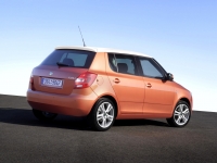 Skoda Fabia Hatchback (5J) 1.6 AT (105 hp) foto, Skoda Fabia Hatchback (5J) 1.6 AT (105 hp) fotos, Skoda Fabia Hatchback (5J) 1.6 AT (105 hp) Bilder, Skoda Fabia Hatchback (5J) 1.6 AT (105 hp) Bild