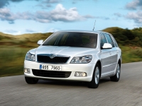 Skoda Octavia Combi wagon 5-door (2 generation) 1.2 TSI MT (105 HP) foto, Skoda Octavia Combi wagon 5-door (2 generation) 1.2 TSI MT (105 HP) fotos, Skoda Octavia Combi wagon 5-door (2 generation) 1.2 TSI MT (105 HP) Bilder, Skoda Octavia Combi wagon 5-door (2 generation) 1.2 TSI MT (105 HP) Bild