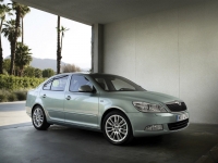 Skoda Octavia Liftback 5-door (2 generation) 1.2 TSI DSG (105 HP) foto, Skoda Octavia Liftback 5-door (2 generation) 1.2 TSI DSG (105 HP) fotos, Skoda Octavia Liftback 5-door (2 generation) 1.2 TSI DSG (105 HP) Bilder, Skoda Octavia Liftback 5-door (2 generation) 1.2 TSI DSG (105 HP) Bild