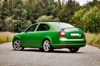 Skoda Octavia RS liftback 5-door (2 generation) 2.0 TDI DSG foto, Skoda Octavia RS liftback 5-door (2 generation) 2.0 TDI DSG fotos, Skoda Octavia RS liftback 5-door (2 generation) 2.0 TDI DSG Bilder, Skoda Octavia RS liftback 5-door (2 generation) 2.0 TDI DSG Bild