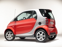 Smart Fortwo Hatchback (1 generation) 0.7 MT City Coupe (50hp) foto, Smart Fortwo Hatchback (1 generation) 0.7 MT City Coupe (50hp) fotos, Smart Fortwo Hatchback (1 generation) 0.7 MT City Coupe (50hp) Bilder, Smart Fortwo Hatchback (1 generation) 0.7 MT City Coupe (50hp) Bild